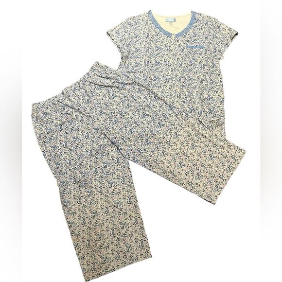 Celestial Dreams Women’s Size Medium Cropped Floral Pajama Set - Picture 1 of 7